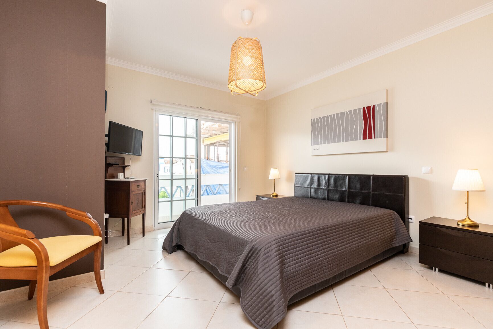 3 habitaciones, tabla de planchar con plancha y wifi gratis 