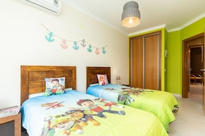 3 habitaciones, tabla de planchar con plancha y wifi gratis 