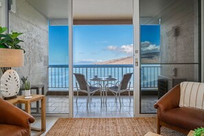 Interior - Top Floor OceanFront Remodel I Menehune Shores 612 (Kihei)