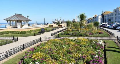 Luxury studio | Heart of Herne Bay | 300m from beach