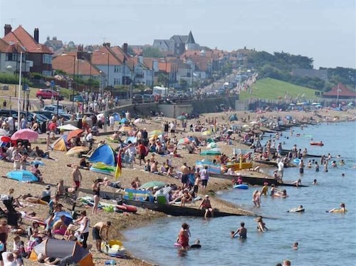 Luxury studio | Heart of Herne Bay | 300m from beach