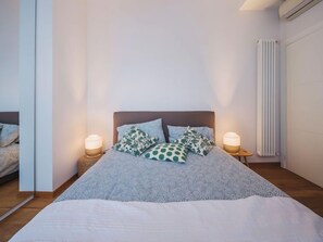 2 Schlafzimmer, Bügeleisen/Bügelbrett, kostenloses Internet