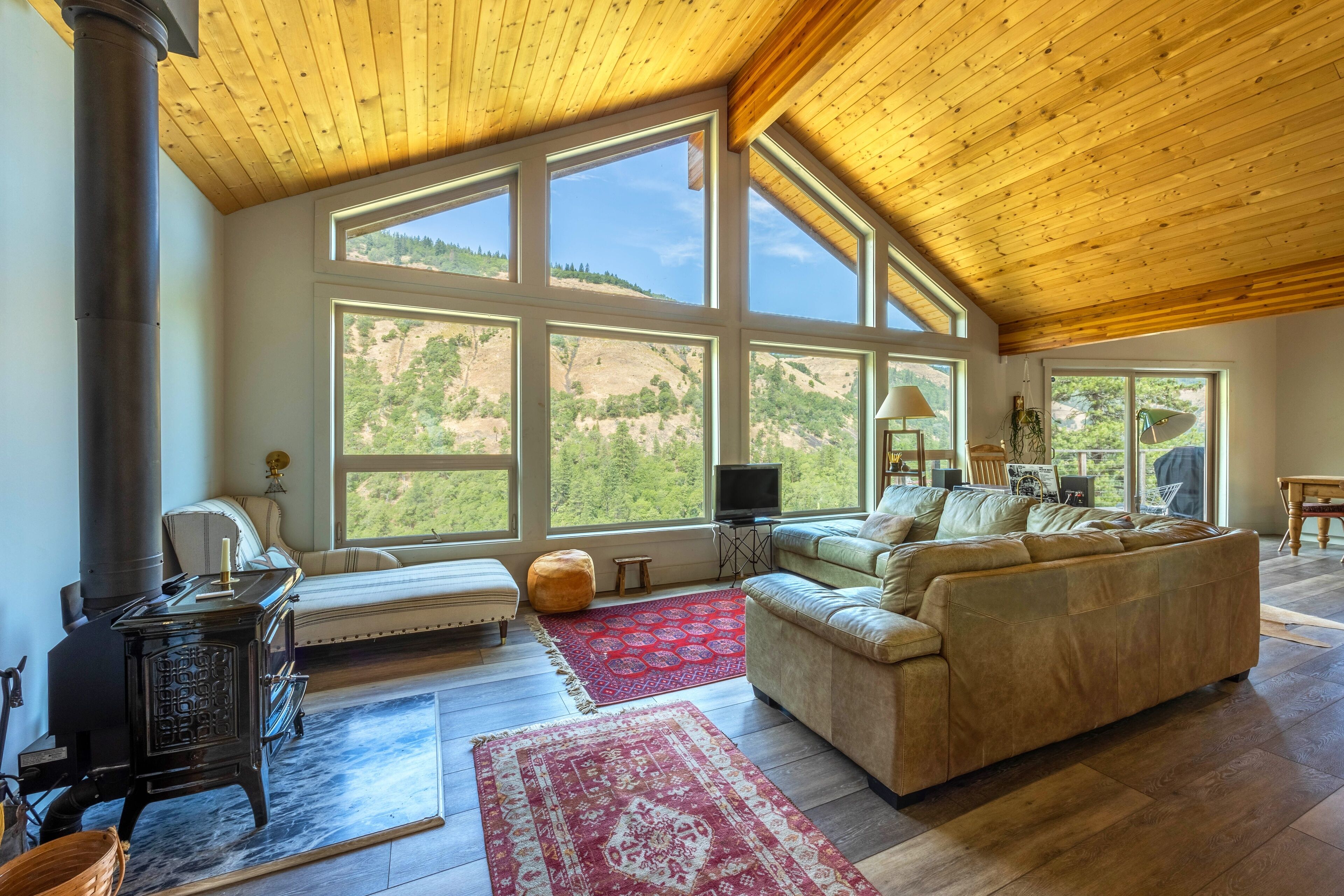 Nothomb Hill 3 Bedroom Home by Redawning