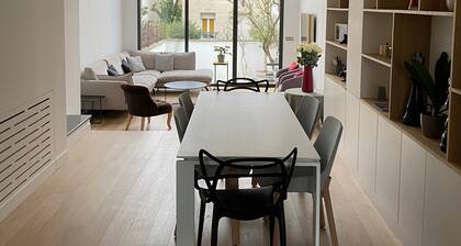 Elegant, modern loft house less than 15 minutes from central Paris
