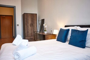 1 bedroom, desk, iron/ironing board, WiFi