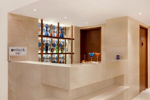Bar (trong khuôn viên)