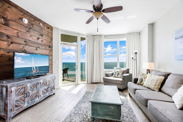 Smart TV - Aqua 1110 PCB at its Finest/Oceanfront/ High Clean Standards/Wifi (Panama City Beach)