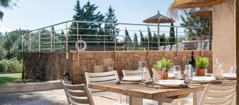 Alcudia's Best: Private Pool, BBQ, Inviting Garden