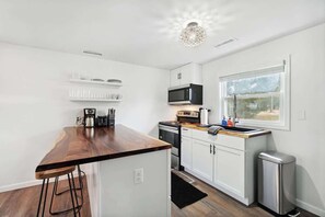 Private kitchen - Splash of Sunshine | 2 Bed 1 Bath (Lansing)