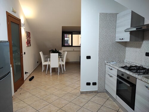 Attic 2 minutes from Viale Carlo III, Campania Shopping Center and La Reggia.