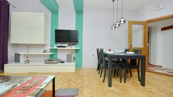 Apartment | Dining