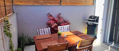 Villa | Buiten dineren