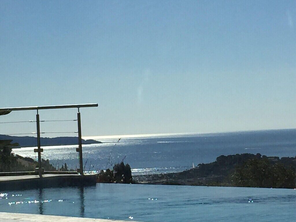 Villa with 150° panoramic sea view, heated infinity pool