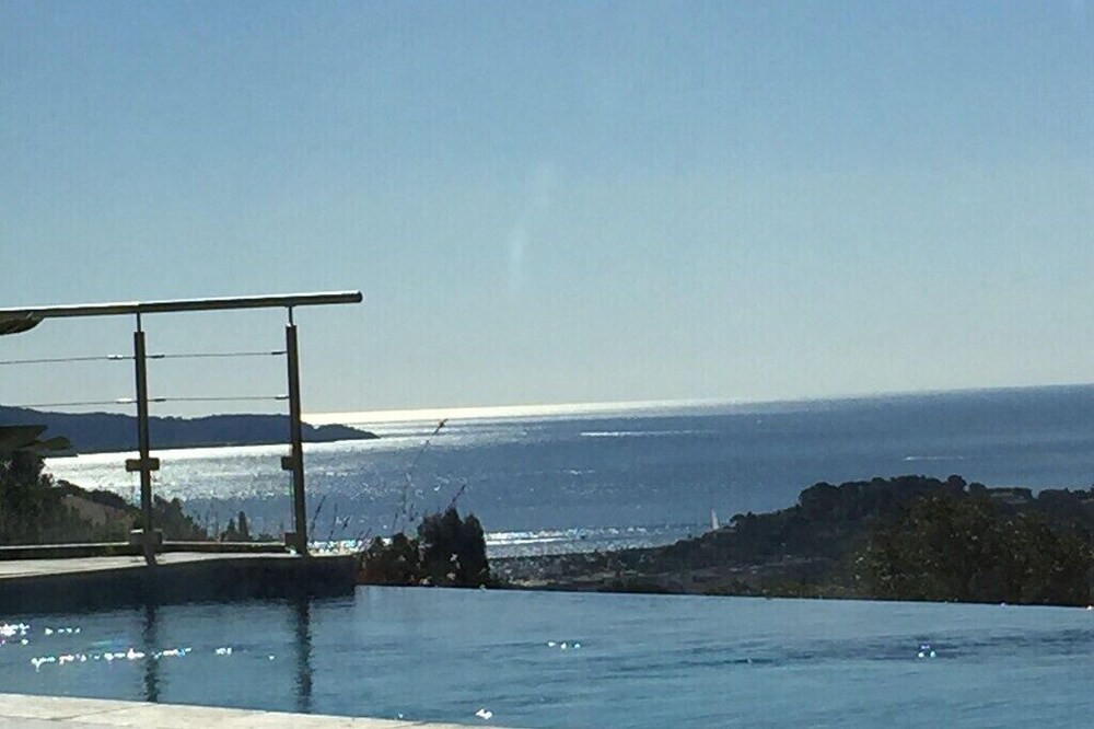 Villa with 150° panoramic sea view, heated infinity pool