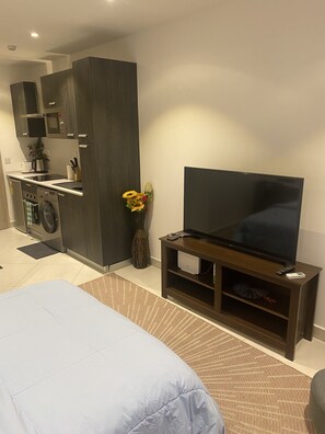 1 camera, Wi-Fi, lenzuola