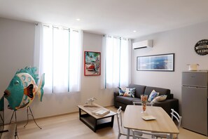 Apartment (Cote mer) | Living area - Le Porta 5 (Albi)