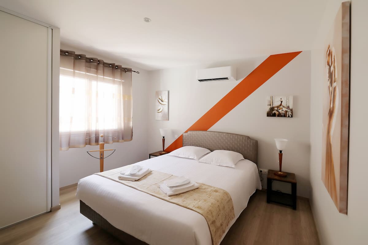 Appartement (Maya) | 1 slaapkamer, een bureau, geluiddichte muren, gratis wifi