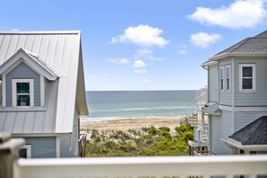 Property grounds - Sea La Vie | Oceanfront + Community Pool! (North Topsail Beach)