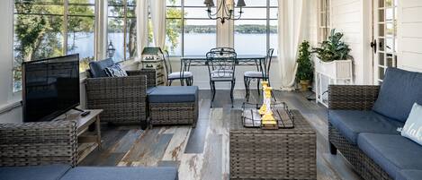 Smart TV, fireplace, table tennis, books