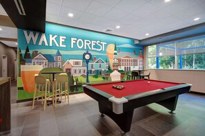 Lobby - TRU BY Hilton Wake Forest Raleigh North (Wake Forest)