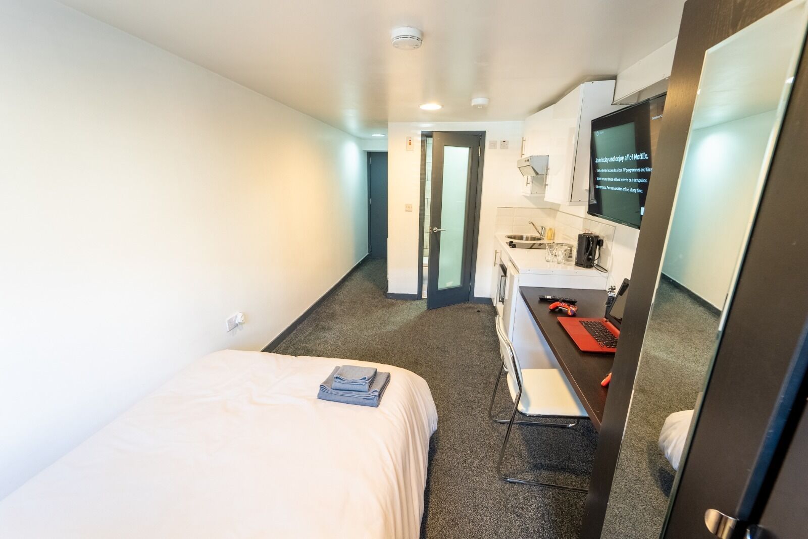 Homely Studio Next to City Centre