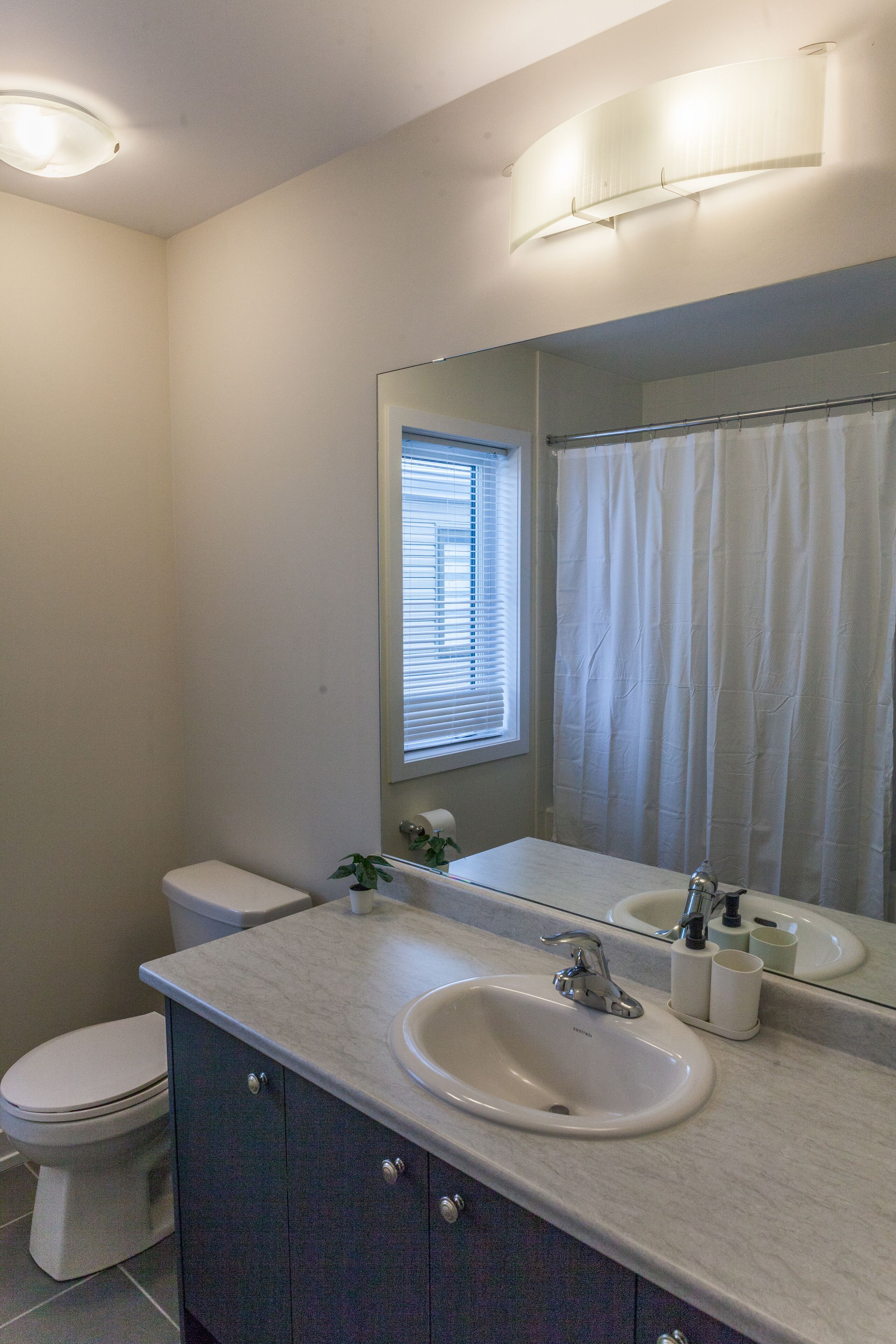 Brand New Hamilton 4Bdrm Home+Spacious+Fam+Airport