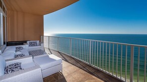 Terrace/patio - Lazy River, Gulf Breeze & Pure Relaxation Phoenix Orange Beach 2101 (Orange Beach)