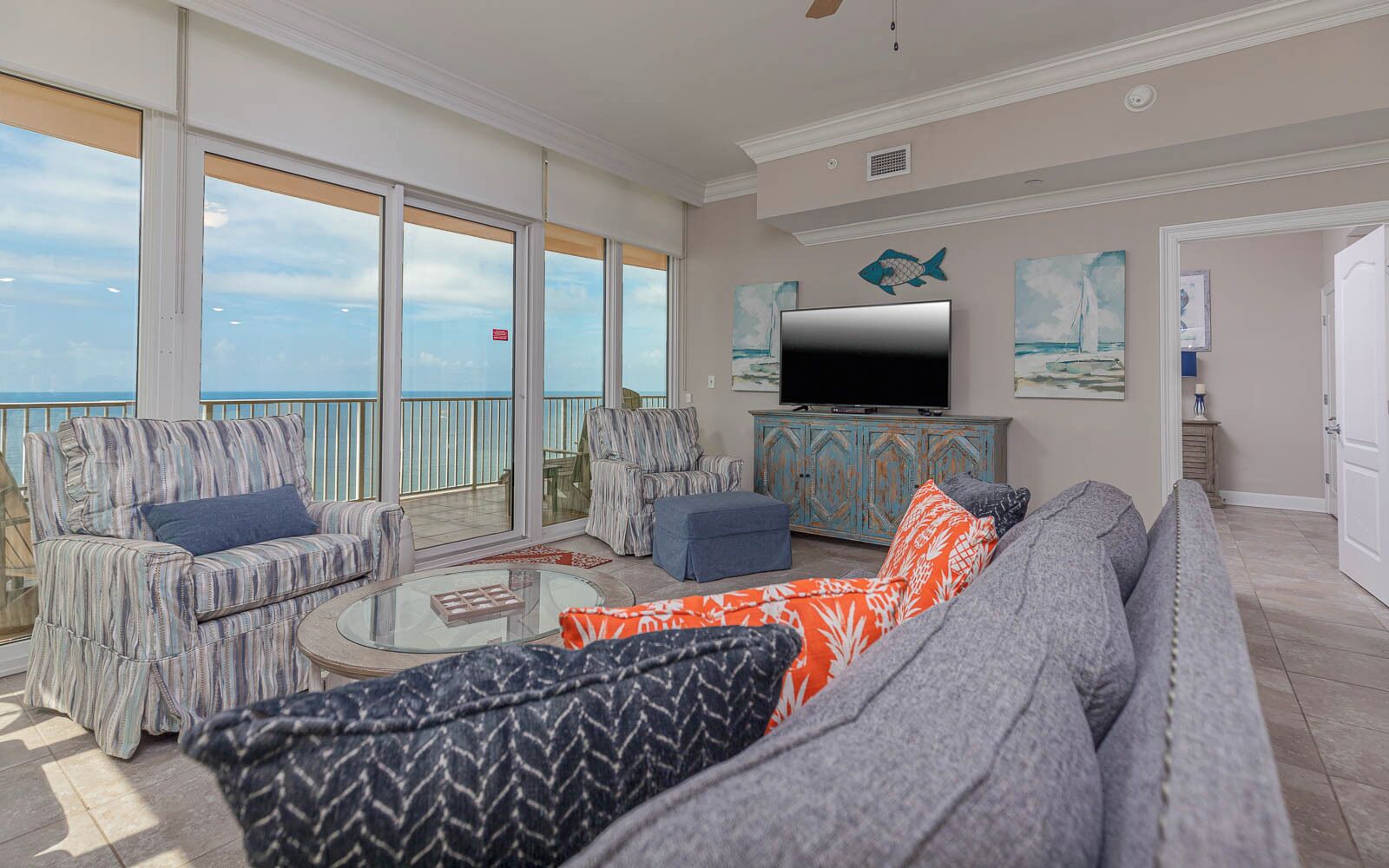 4BR Luxury Condo @ Phoenix Orange Beach