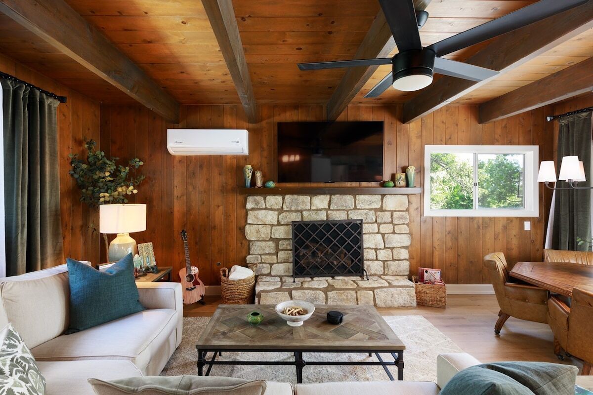 Charming Mountain Retreat- Monarch Lodge