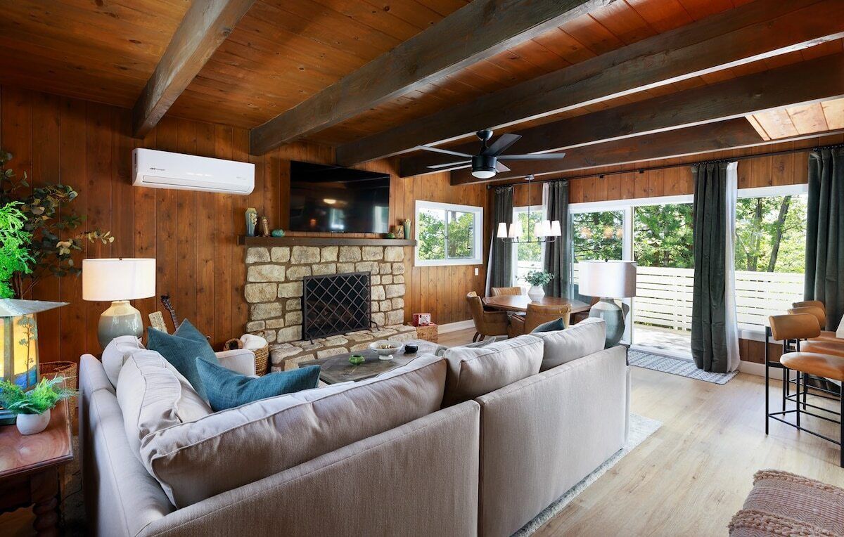 Charming Mountain Retreat- Monarch Lodge