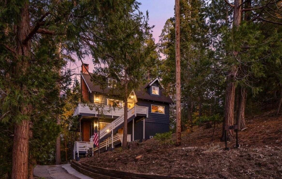 Charming Mountain Retreat- Monarch Lodge