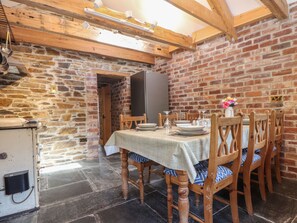 Cottage | Dining - Trewince Manor Cottage (Truro)