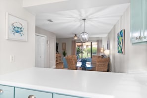 Interior - Directly across the street from the Beach! (Panama City)