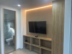 タオル、石鹸、トイレットペーパー