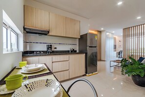 Cookware/dishes/utensils, spices, eco-friendly cleaning products - Apartaestudio Soho (Cali)