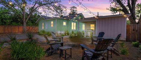 المنطقة المحيطة بالمنشأة