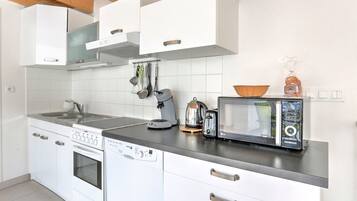 Réfrigérateur, micro-ondes, four, lave-vaisselle