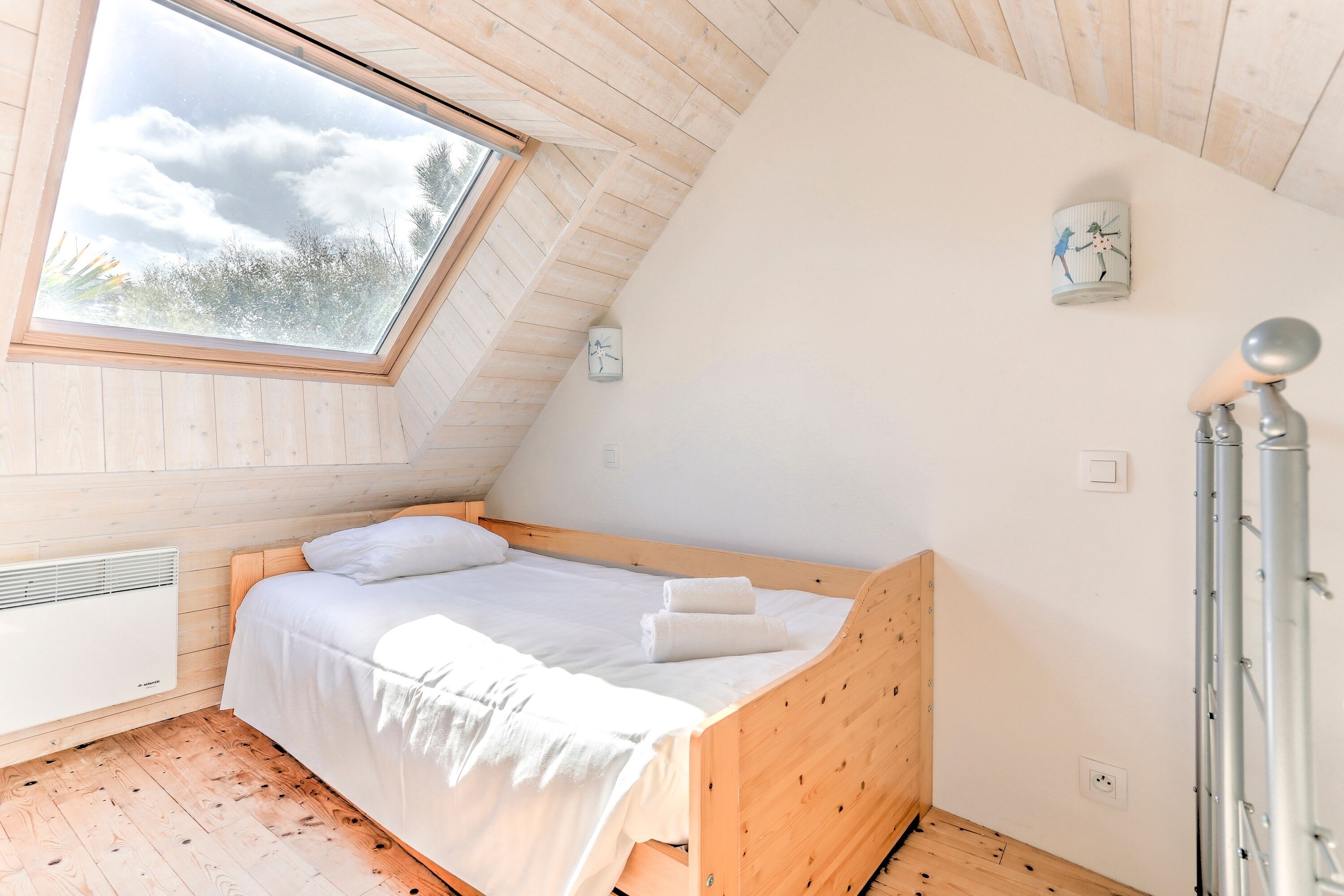 3 chambres, fer et planche à repasser, draps fournis