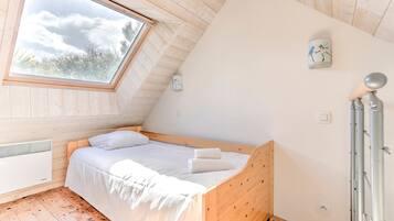 3 chambres, fer et planche Ă repasser, draps fournis