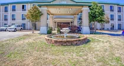 Ark Suites By OYO Jonesboro I-555