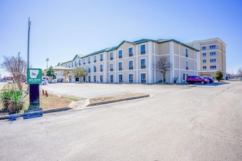 Ark Suites By OYO Jonesboro I-555