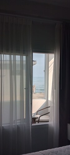 Hotel Tramonto,  Premium beds, Knock-out view.In Paseo park! close to everything