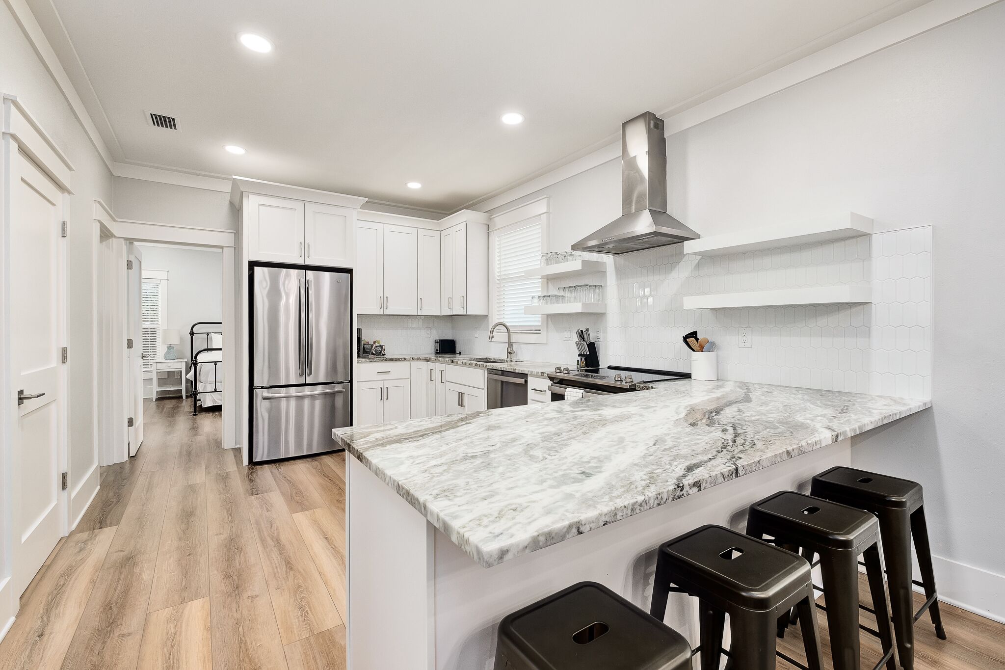 Fridge, microwave, oven, dishwasher