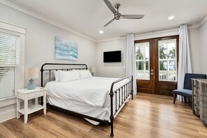 4 bedrooms, iron/ironing board, travel crib, internet