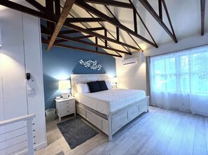 1 slaapkamer, een strijkplank/strijkijzer, gratis wifi, beddengoed