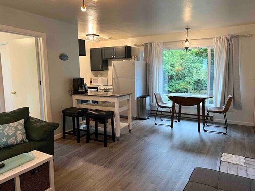 Coastal Botanical Suite