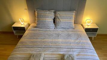 4 bedrooms, travel cot, free WiFi, bed sheets