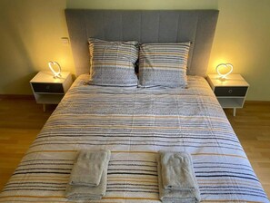 4 Schlafzimmer, Reisekinderbett, kostenloses WLAN, Bettwäsche