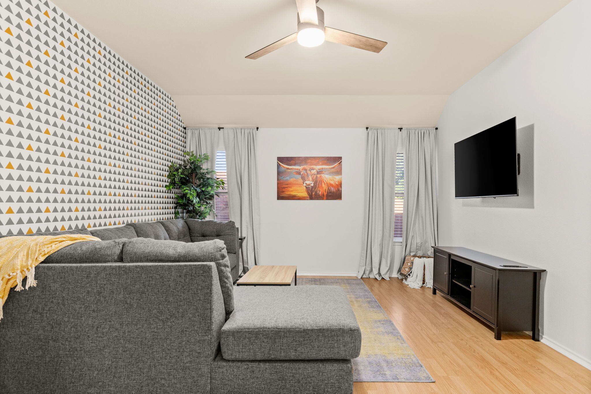 4Bdrm Beauty w/ Heated Pool, Slide & Hot Tub!