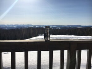 Property grounds - Mountain side cabin views of sunsets every day nearest neighbor is a mile away (East Haven)